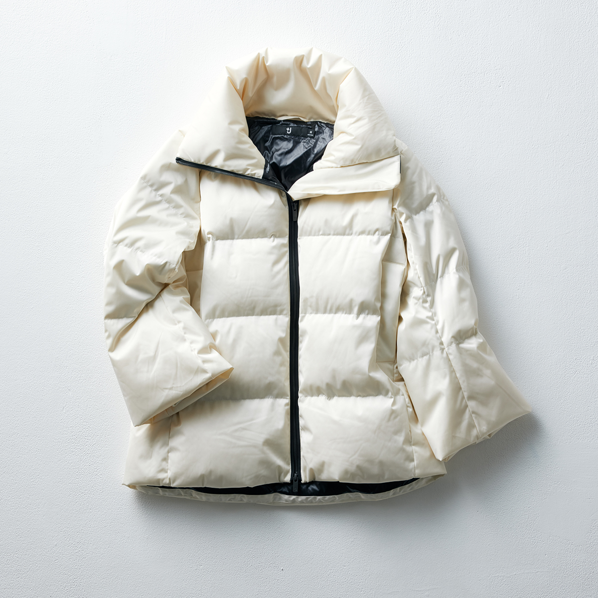 ユニクロ】「＋J」の白ダウンを買ったライターのリアル着回し | VERY