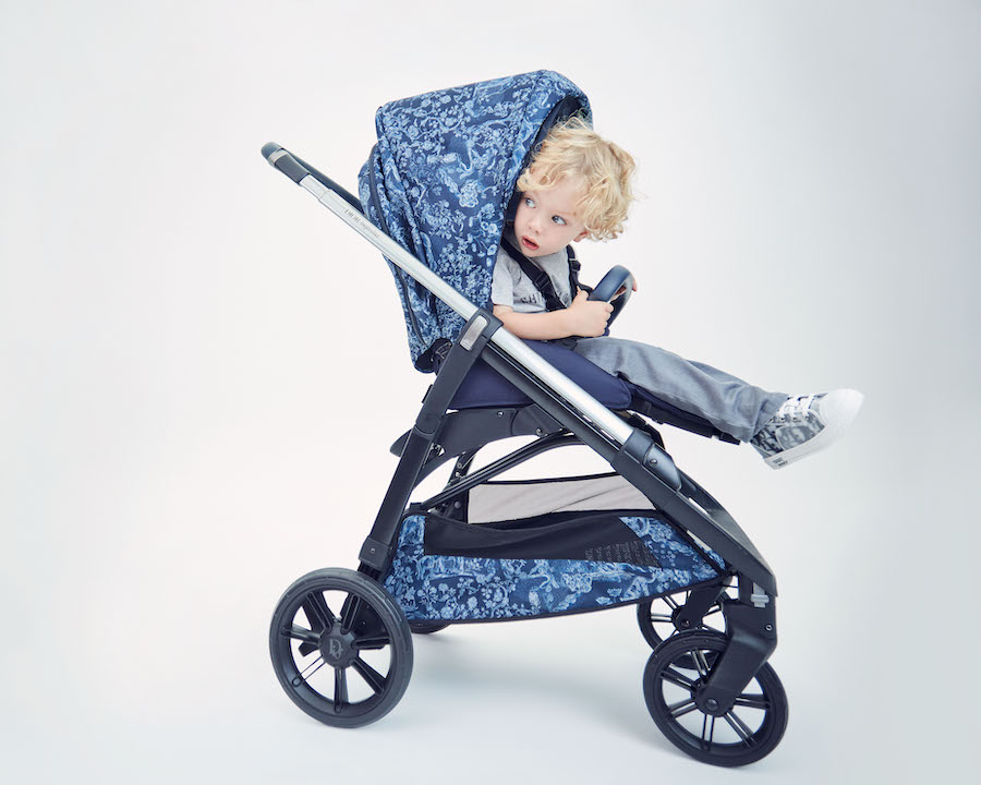 Dior（ディオール）】新デザインの「ベビーカー」はよりエレガント