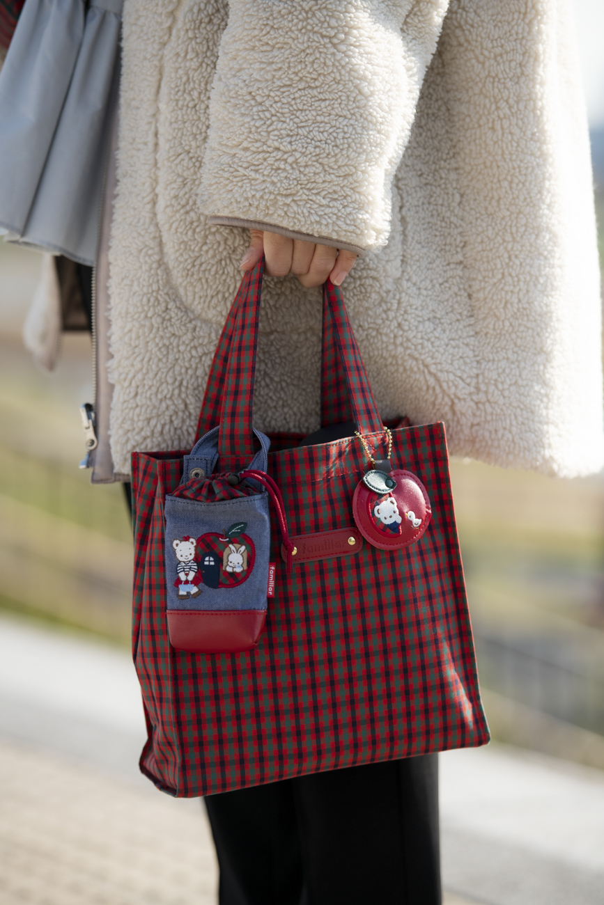 サブバッグ】はやっぱりファミリア！公園ママの必須アイテムがしっかり