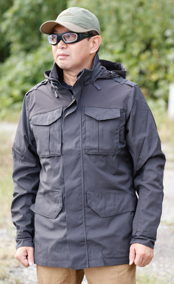 ちょっとうんちくを言いたくなるヘリコンテックスのアウターでこの冬の