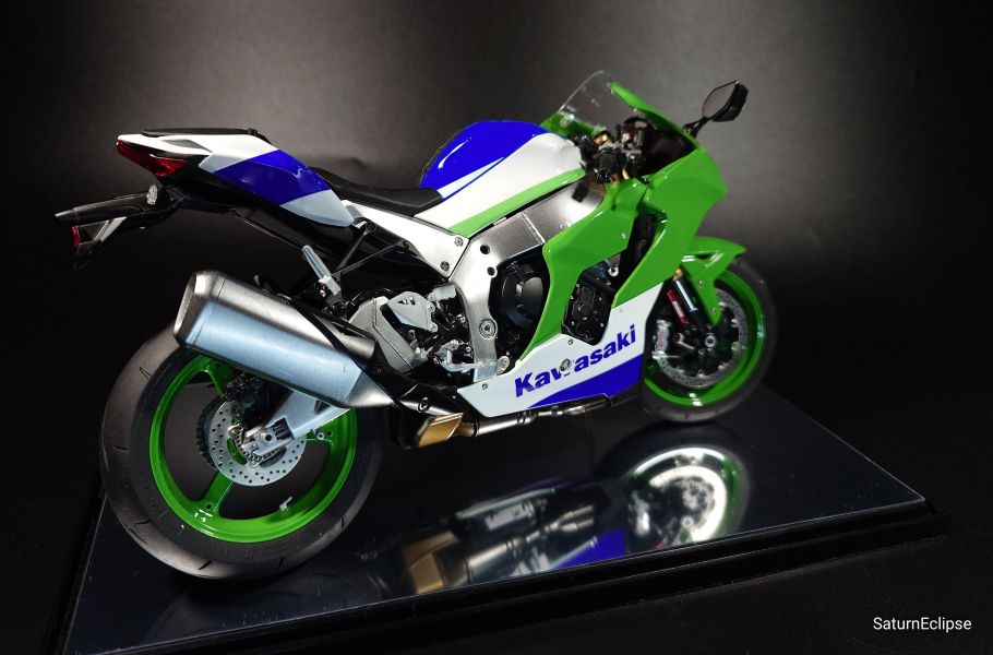 MENG 1/9 Ninja ZX-10R 40th 40周年記念車 モンモデル 塗装済み 模型