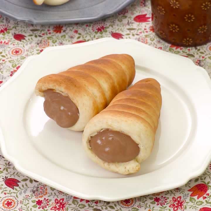 ホットケーキミックスで作る！ 簡単チョココロネのレシピ動画・作り方