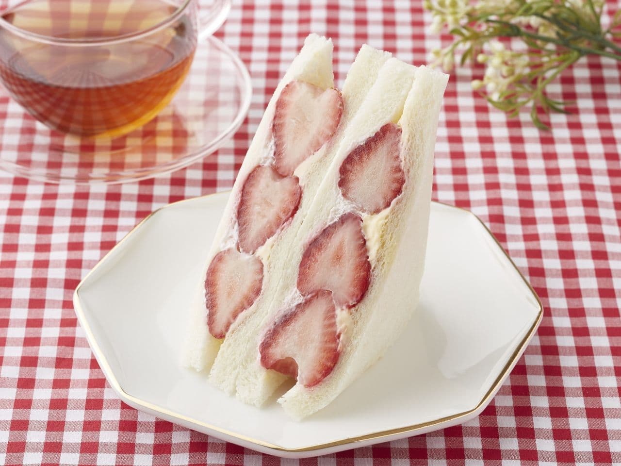 激レア】ご当地キティ スイーツ 根付 ストラップ イチゴ