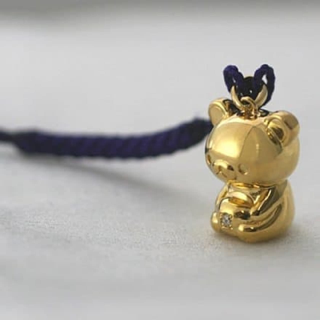 リラックマが純金に！ダイヤもついて70万2,000円の根付 [えんウチ]