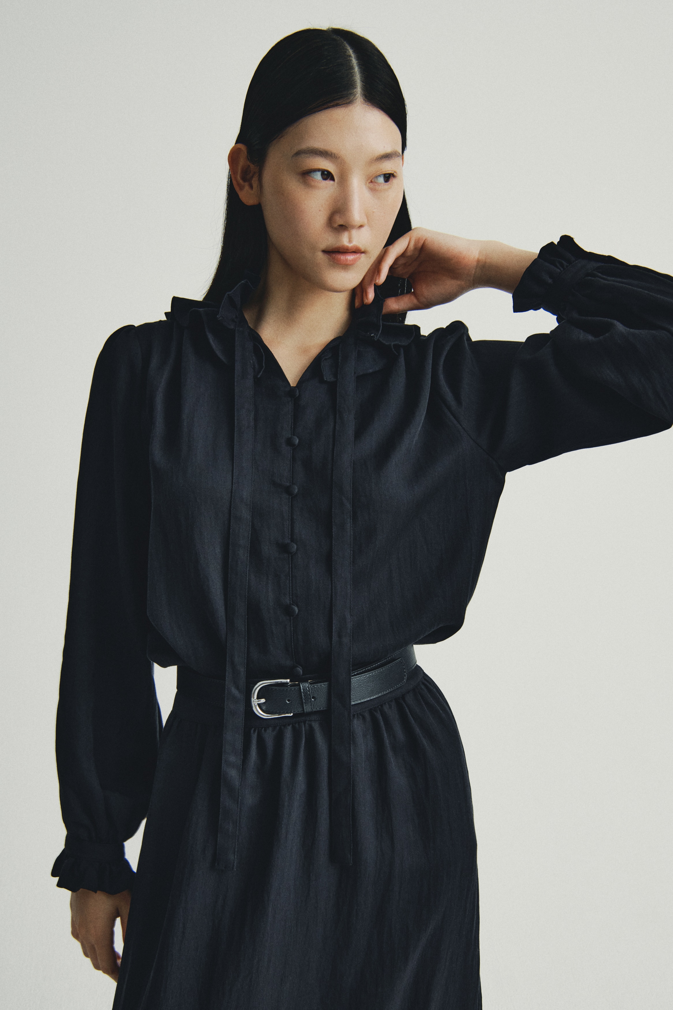 フリルカラーブラウス - ブラック - レディース | H&M JP