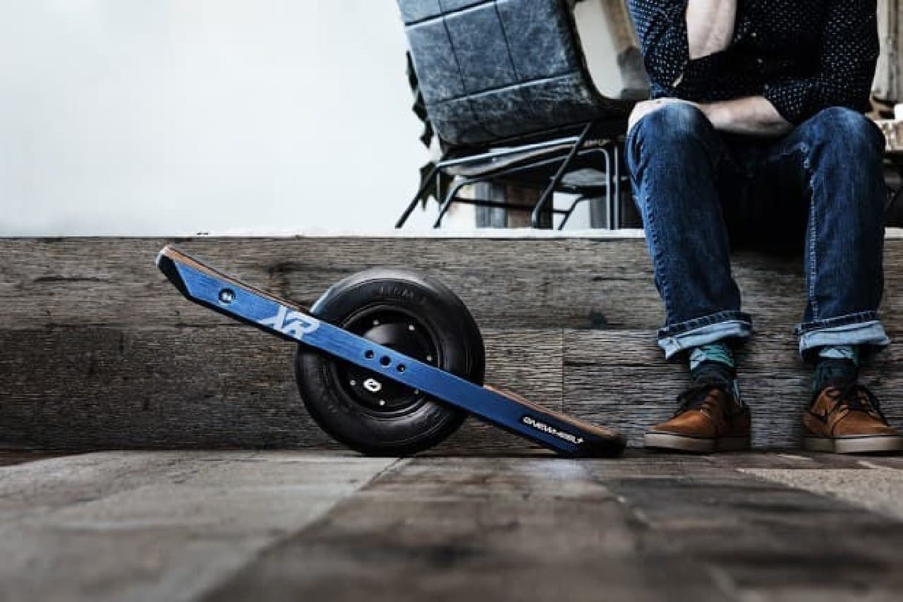 セグウェイみたいな電動スケートボードに最新モデル「ONEWHEEL+ XR
