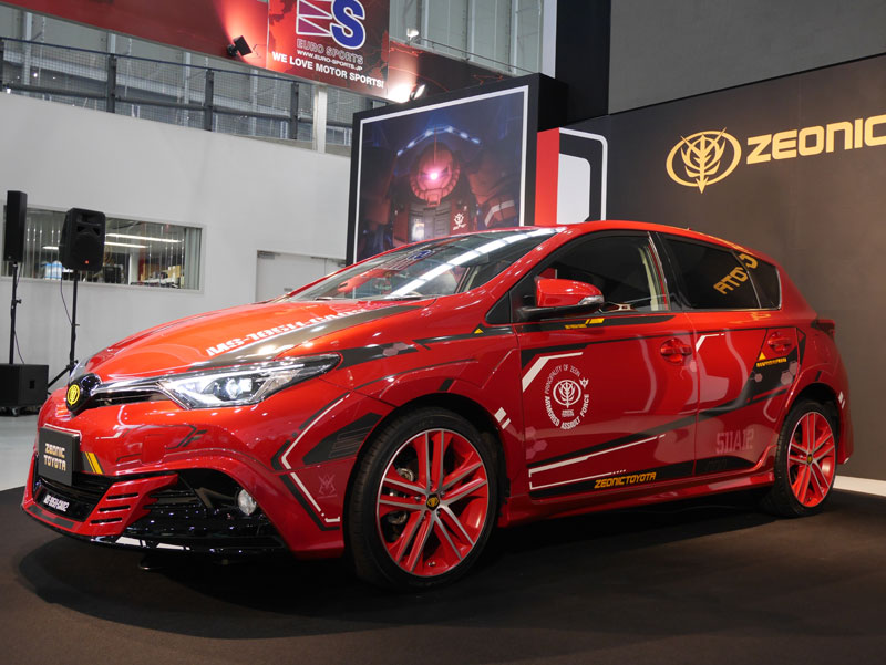 シャア専用オーリスII」市販モデル発売、ララァが私を導いてくれるナビ