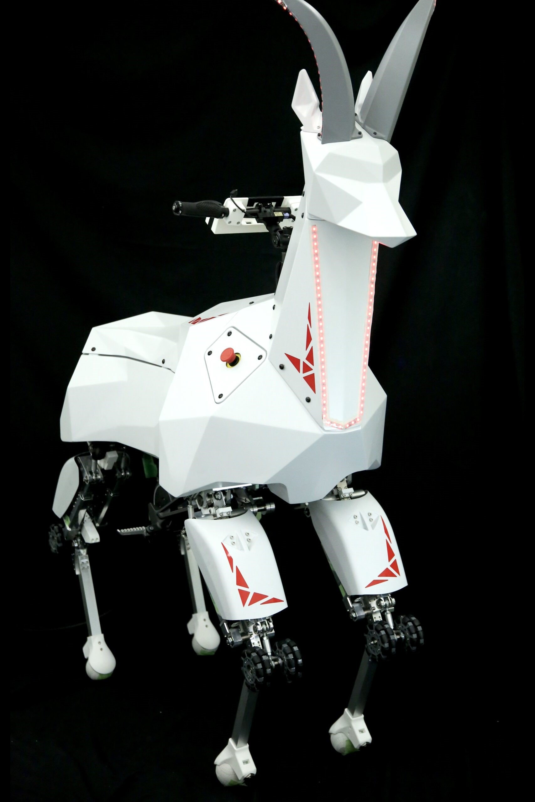 ヤックル」みたいな四足歩行ロボ、川崎重工が開発中 人が乗って操縦も