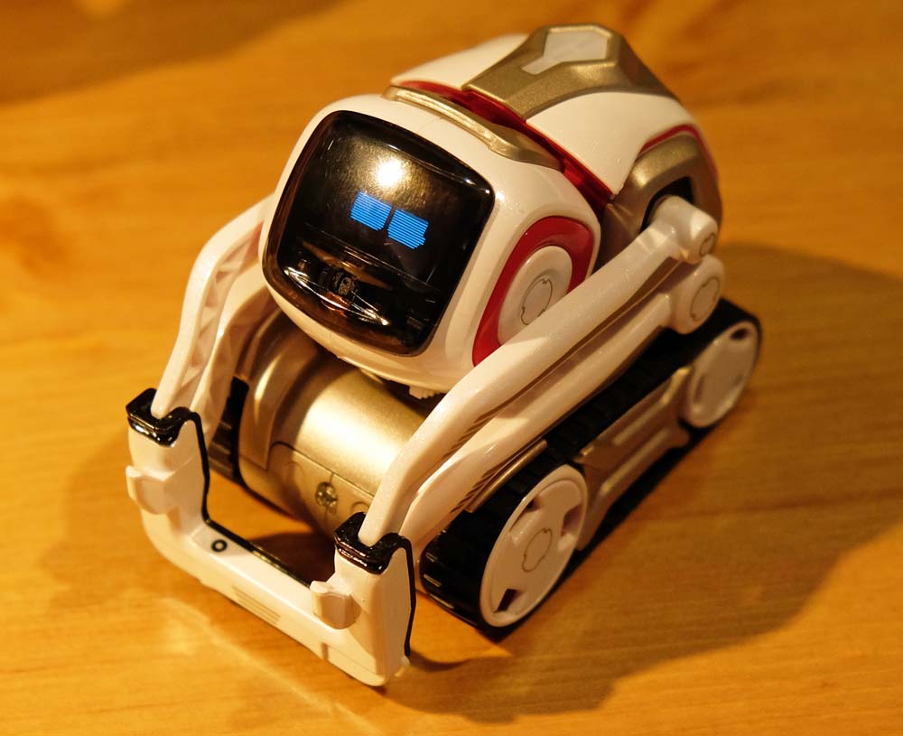 タカラトミー、“親友になれる”AIロボ「COZMO」発売：価格を抑えて他社