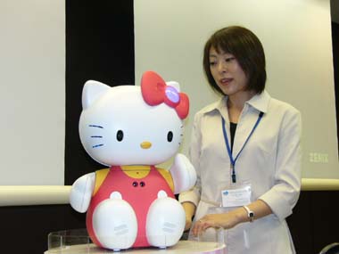 会話ができる「ハローキティロボット」、30歳の誕生日に登場 - ITmedia