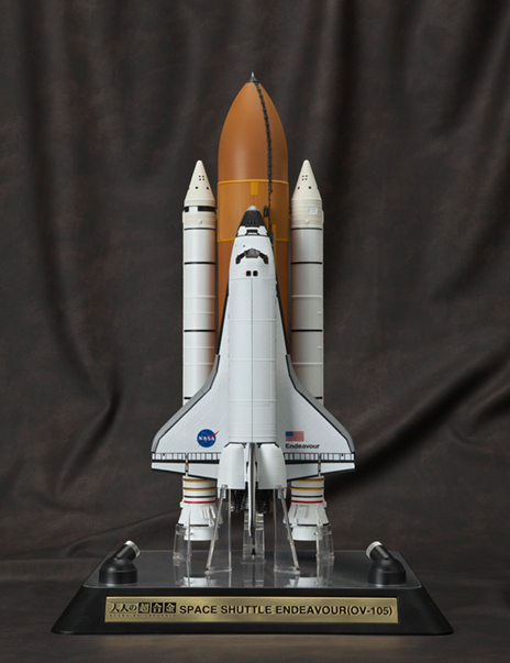 写真で解説する「大人の超合金 スペースシャトル エンデバー」：全高39