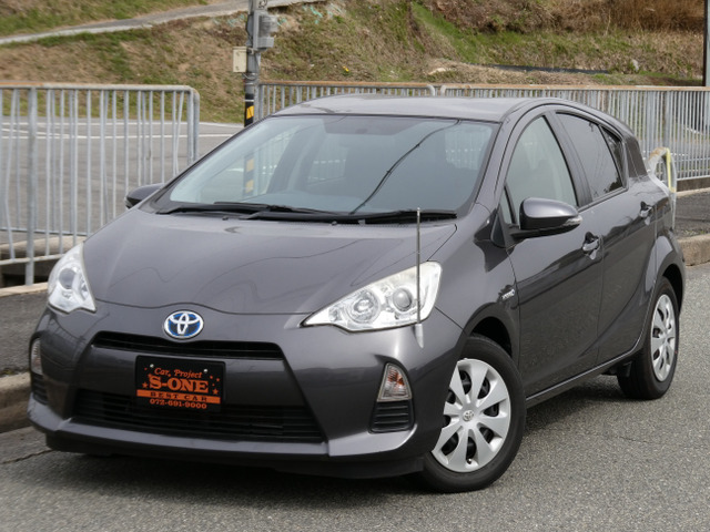 トヨタ アクア グレー(灰色)の中古車一覧｜中古車検索 - 価格.com