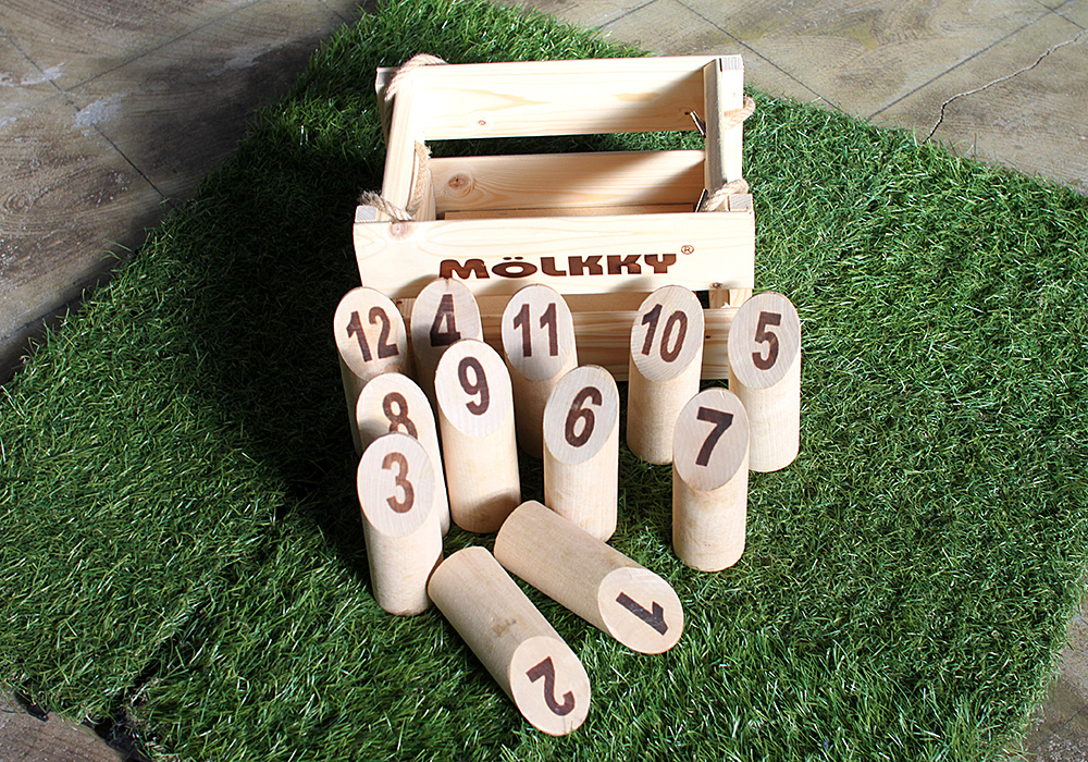 世界大会でも使用されている TACTIC社の正規品 Molkky（モルック