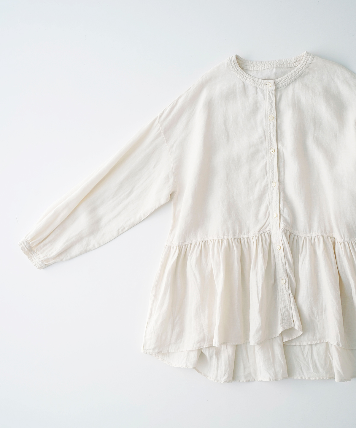 リネン天然染めギャザーブラウス｜nest Robe / CONFECT ONLINE SHOP