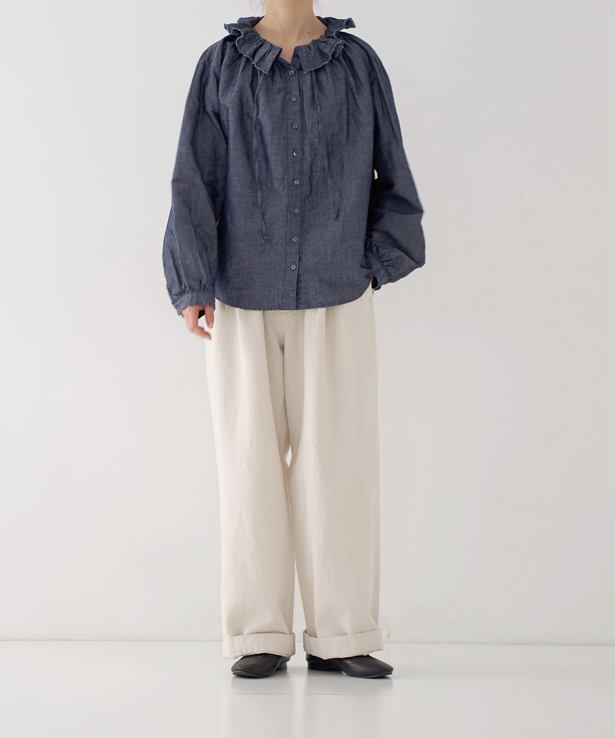 コットンリネンダンガリーフリルシャツ｜nest Robe / CONFECT ONLINE SHOP