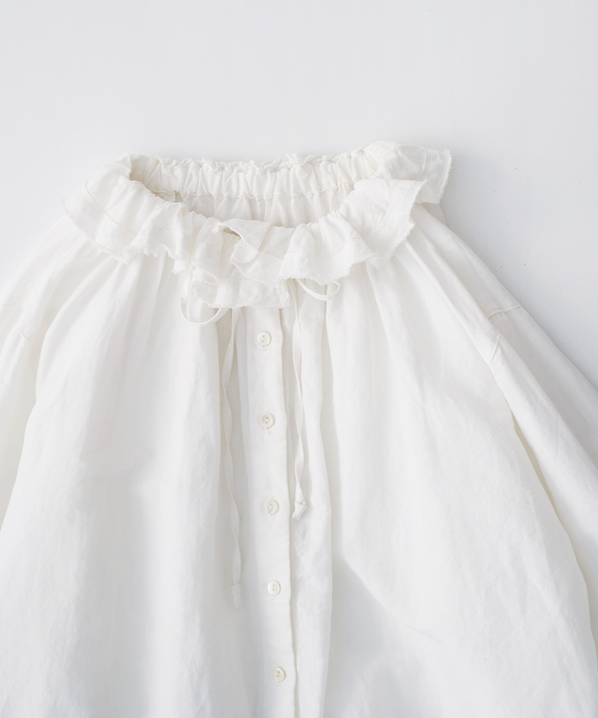 コットンリネンダンガリーフリルシャツ｜nest Robe / CONFECT ONLINE SHOP