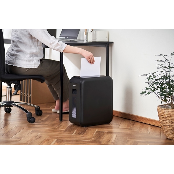 アイリスオーヤマ パーソナルシュレッダー ブラック P4HMSV-B - NTT-X