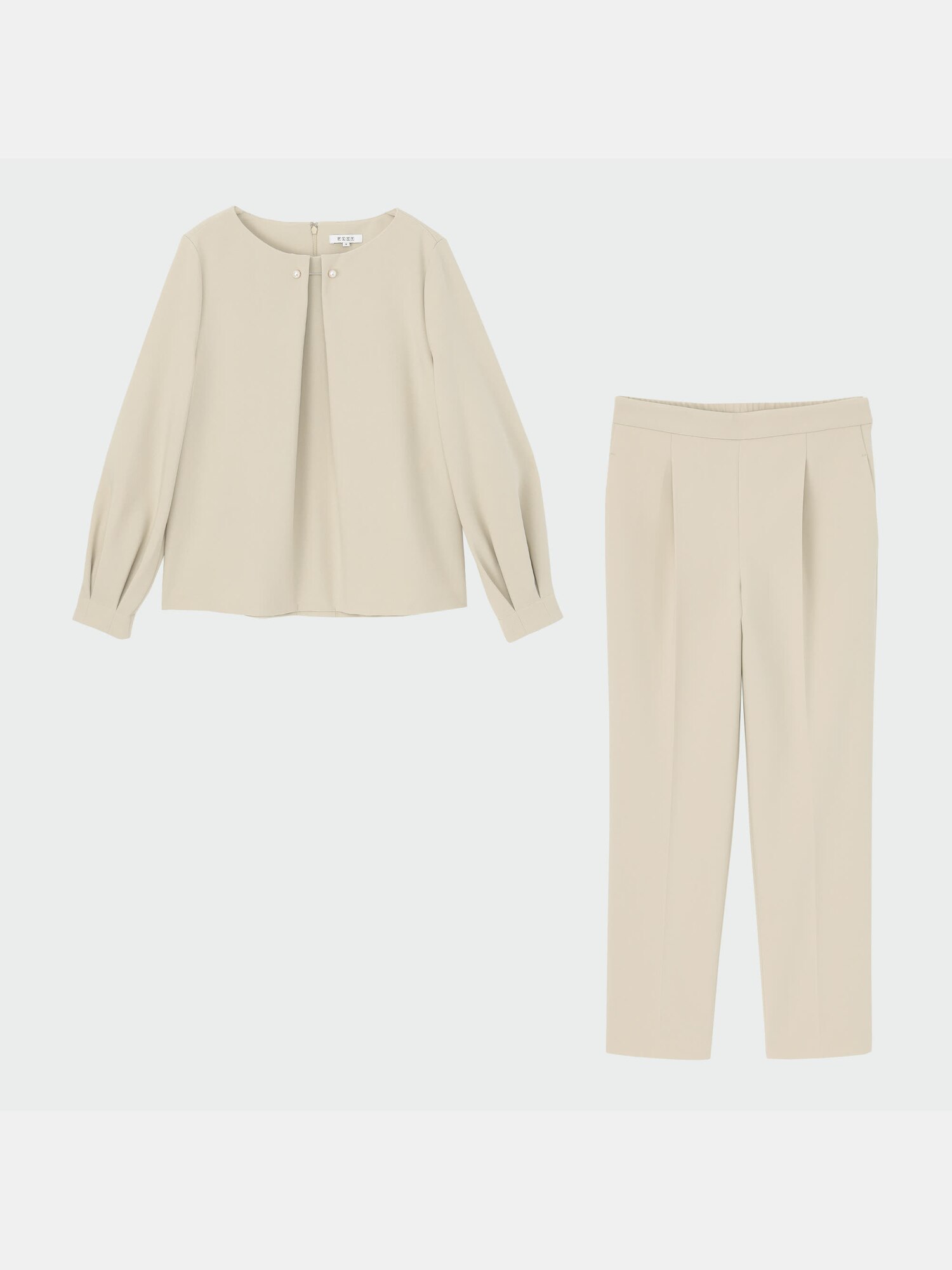 PLST(プラステ)公式 | パール付きブラウスパンツセットアップ（長袖）