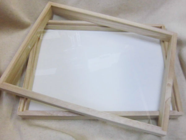 本格インロータイプの硝子蓋式、桐製の昆虫標本箱 | モンスター