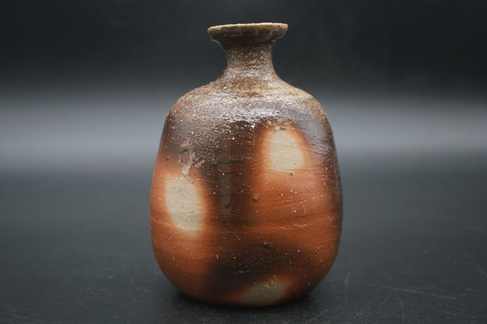 人間国宝》伊勢﨑 淳 作 備前 徳利 | 陶備堂オンラインショップ