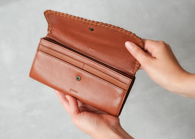 genten　ウールシープ本革　メッセンジャーバッグ　クロスボディ　飴色ブラウン genten ウールシープ本革 メッセンジャーバッグ クロスボディ 飴色