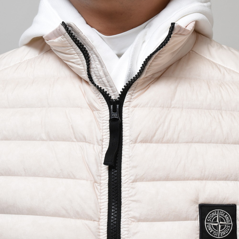 STONE ISLAND（ストーンアイランド）ガーメントダイナイロンパッカブル