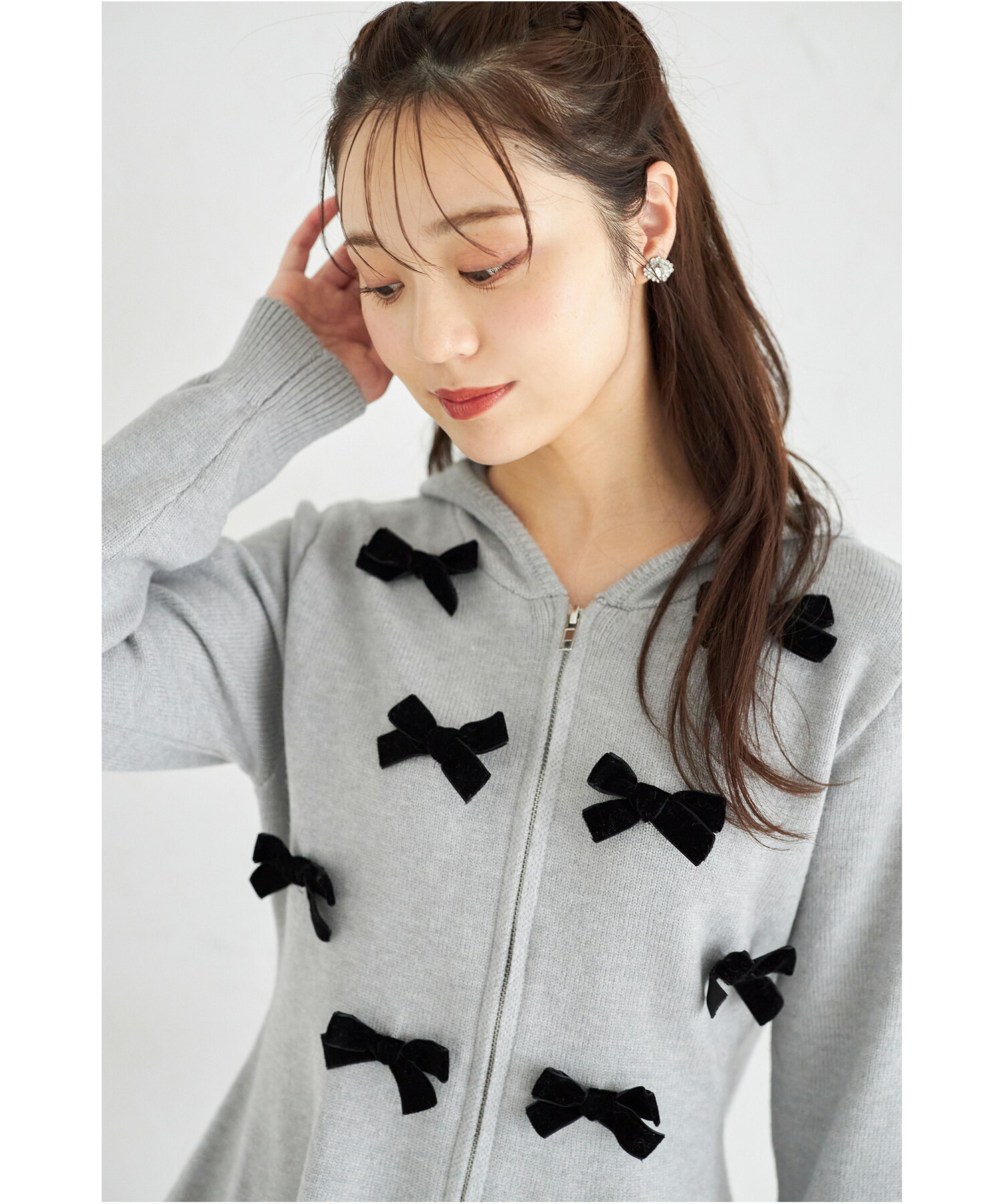 ベロアリボン付きペプラムニットパーカー