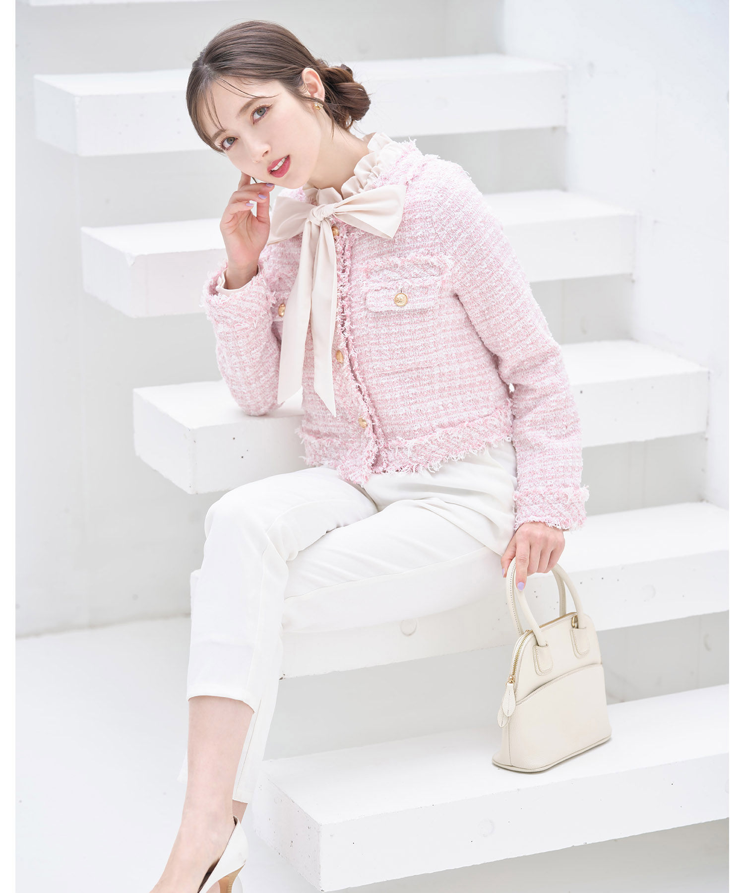 パワーショルダーフリルネックボウタイリボンブラウス