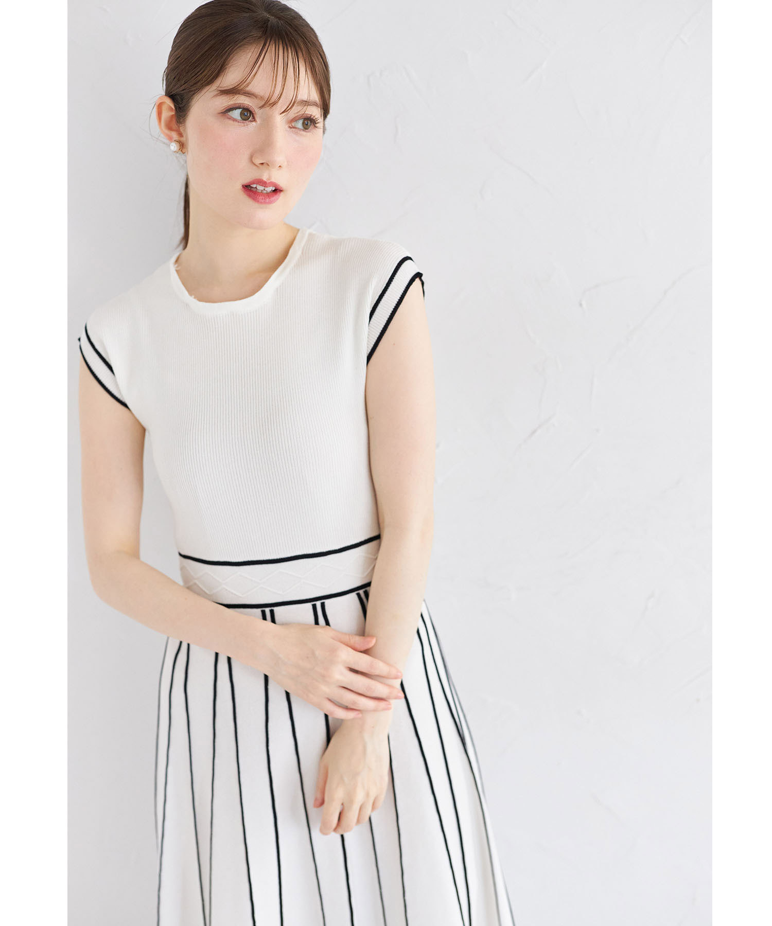 2WAYフラワーレース襟付き配色ラインプリーツニットワンピース