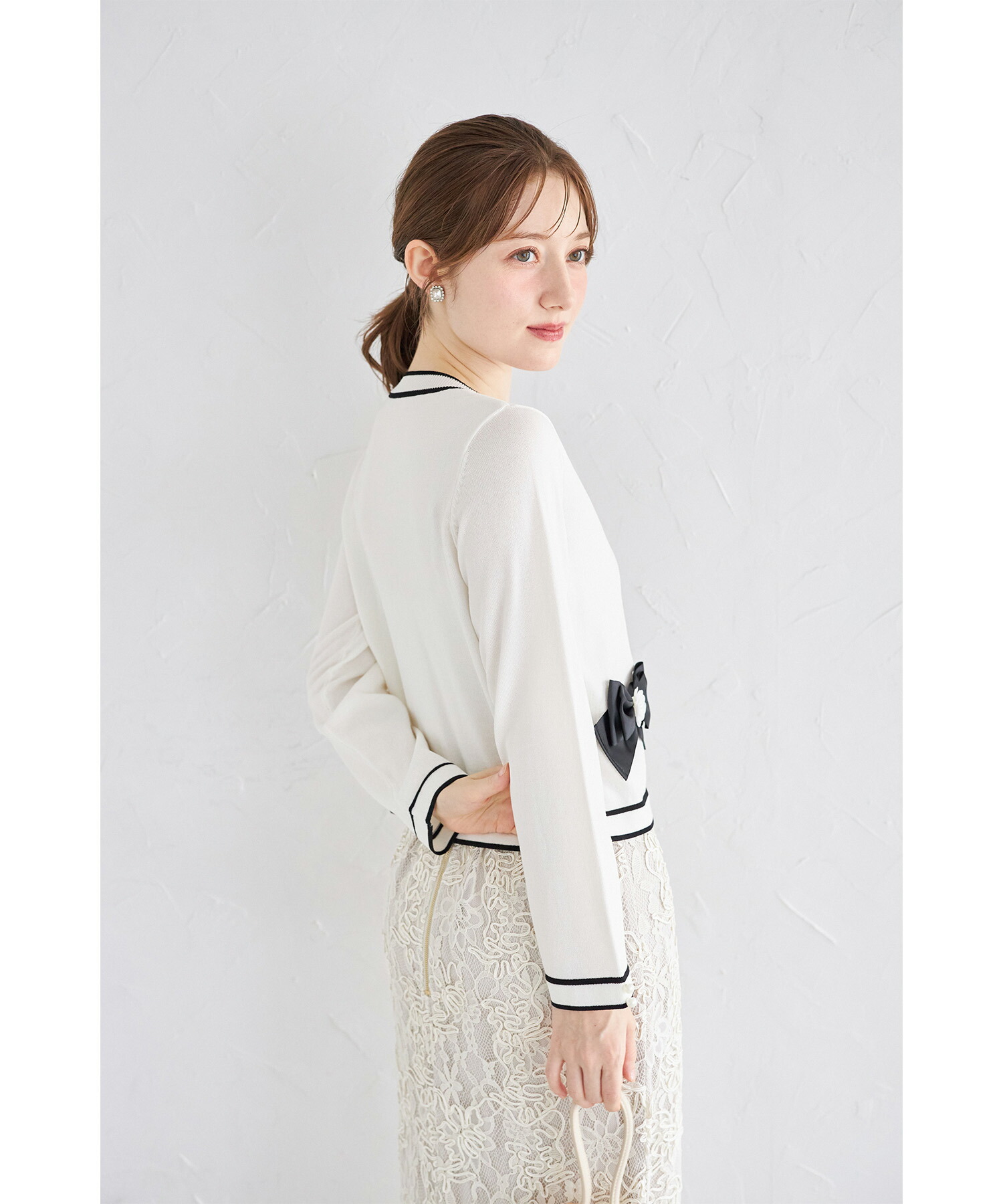 フラワーモチーフ＆リボン付きバイカラーニットカーディガン