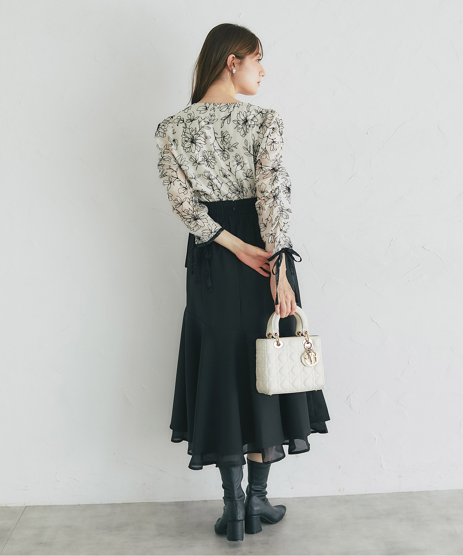 リボン付きフロッキーフラワープリントシアーブラウス