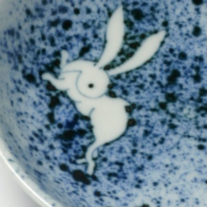 楽天市場】染付吹墨月に兎3.2寸皿・阪東晃司《豆皿・9.7cm》 : 和食器