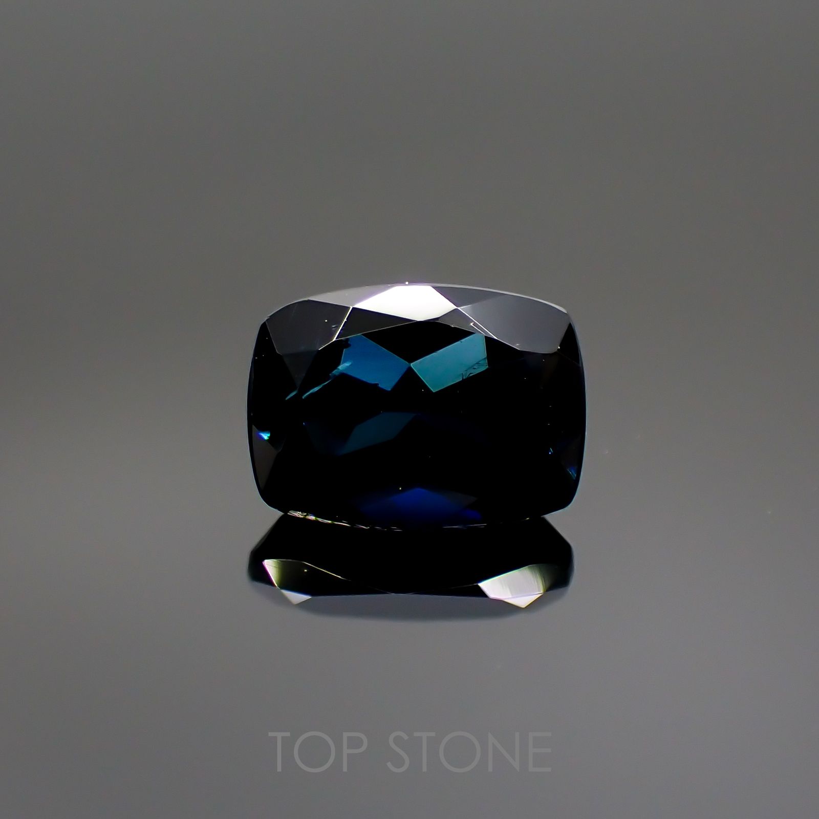 インディゴライト(宝石名ブルー・トルマリン/別名インディゴライト