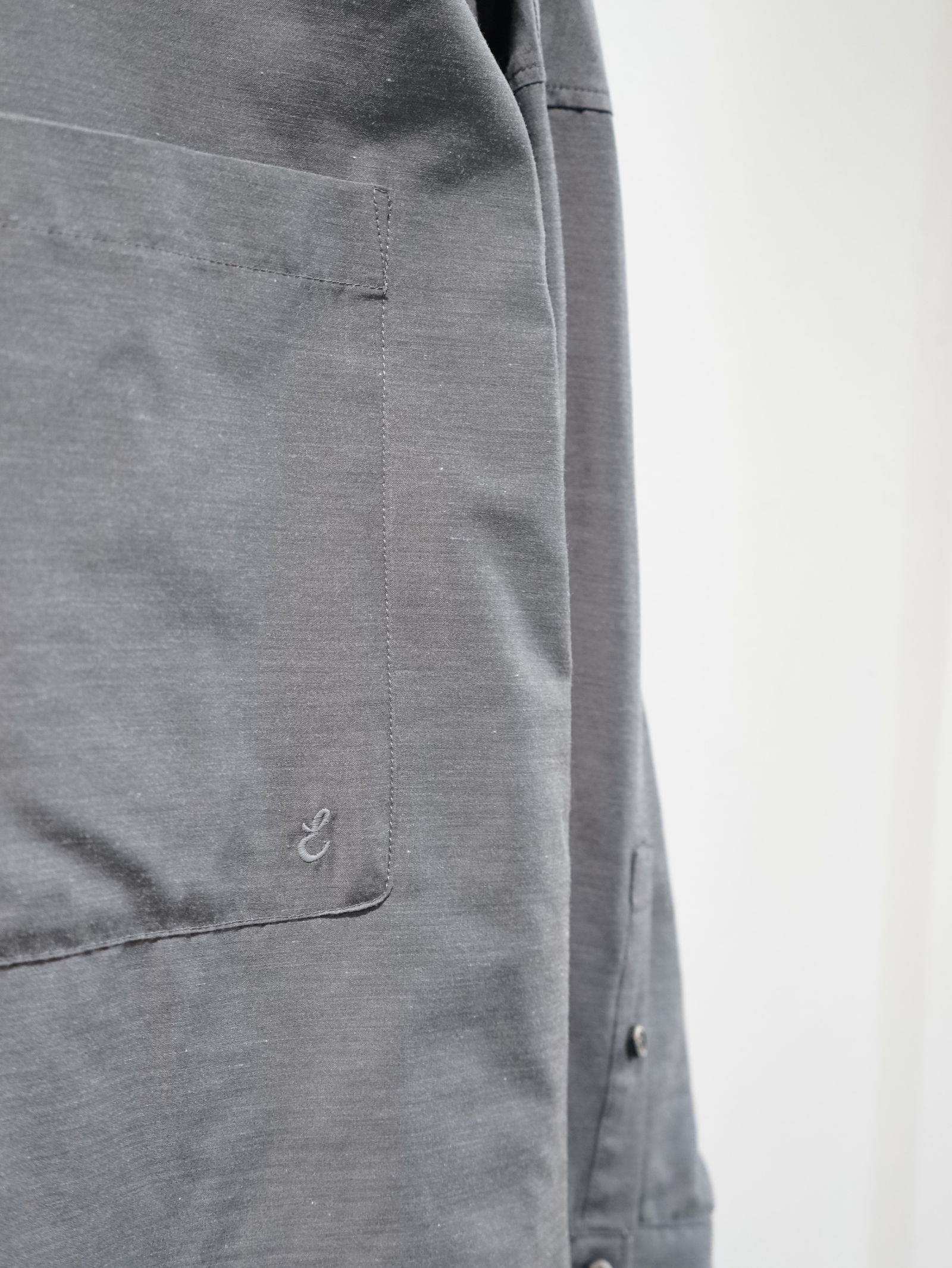 ETRE TOKYO - ライトタンブラーオーバーサイズシャツ - GREY | ADDICT