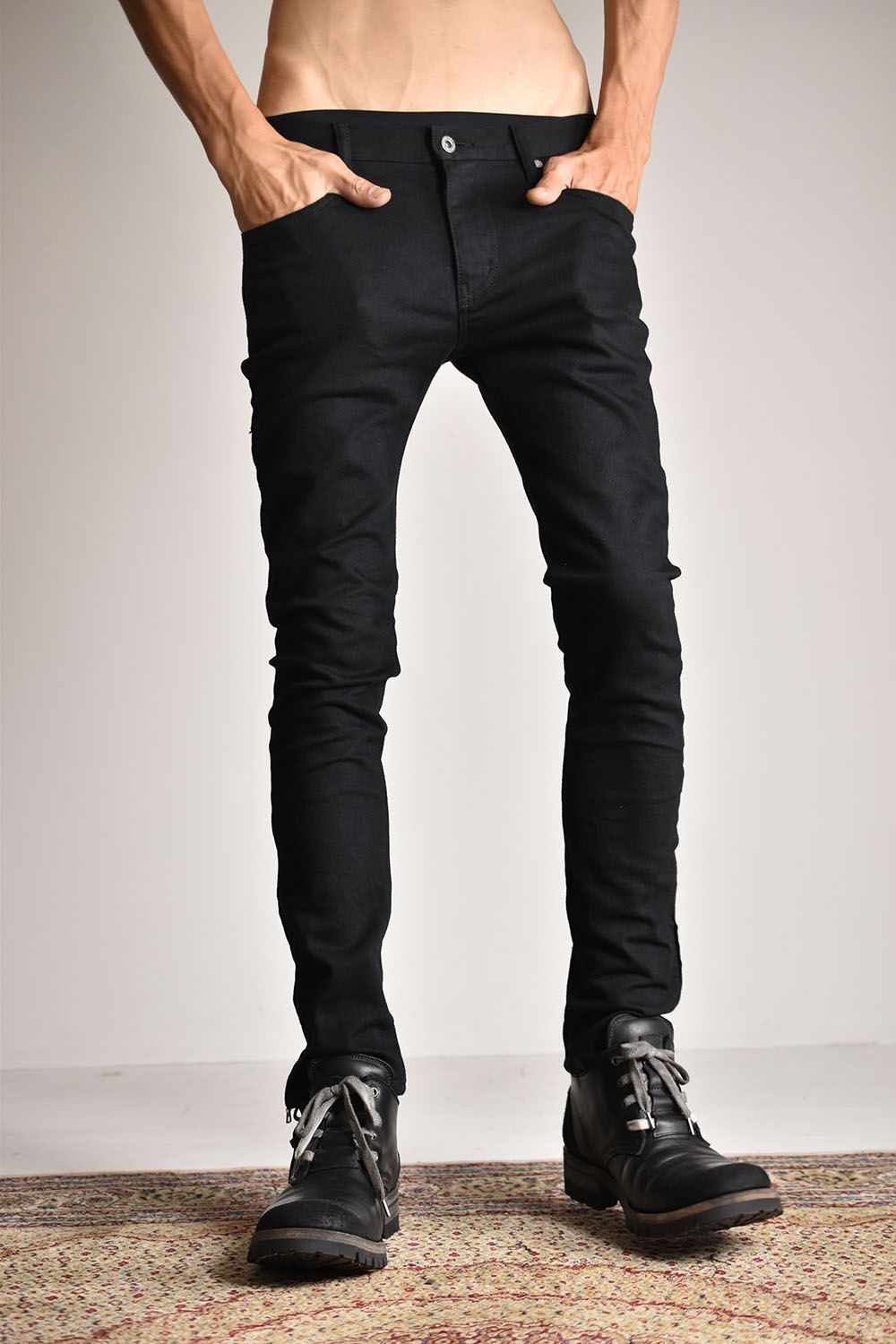 ISAMU KATAYAMA BACKLASH - Stretch Denim KYOTO Black Dye Super