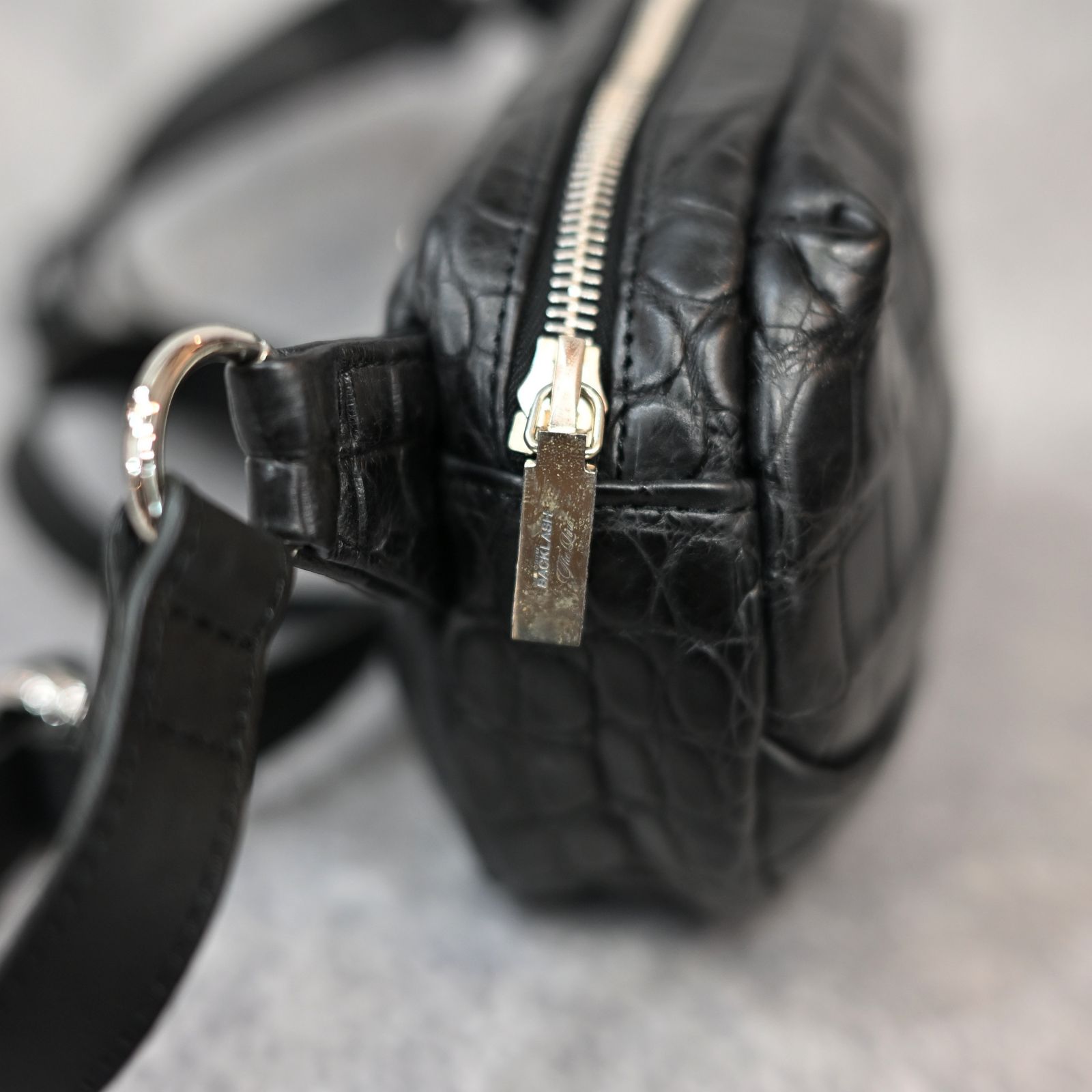 ISAMU KATAYAMA BACKLASH - The Line クロコダイル ポーチバッグ （BLK