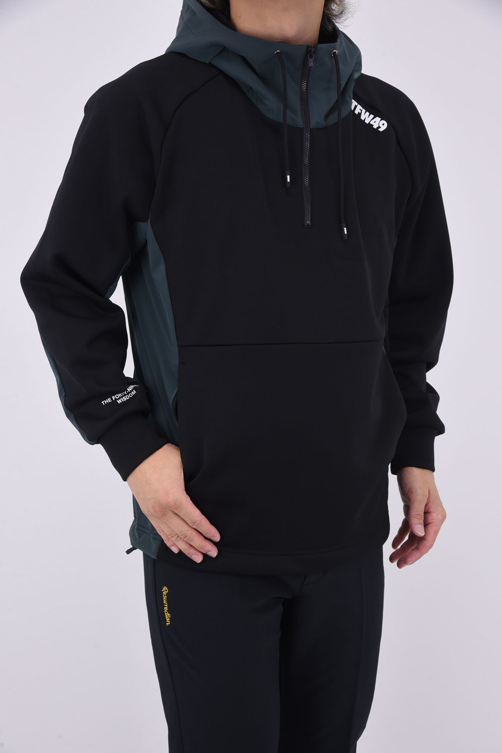 TFW49 - COMBINATION HOODIE / ハーフジップ プルオーバーフーディー