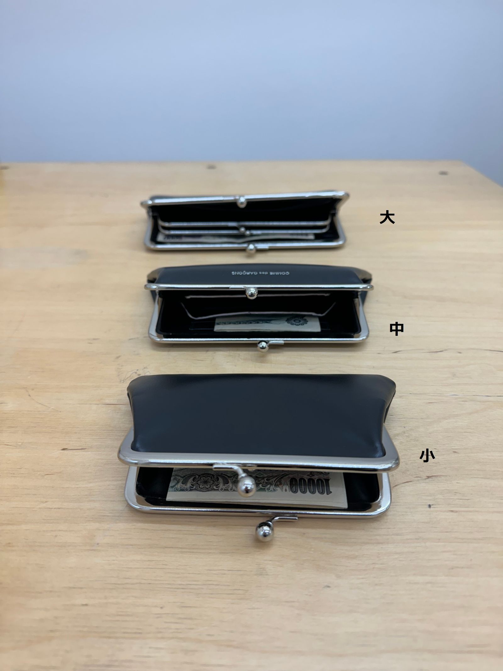 Wallet COMME des GARCONS KISS CLASPシリーズ☆12月21日(土)発売！ | MARK