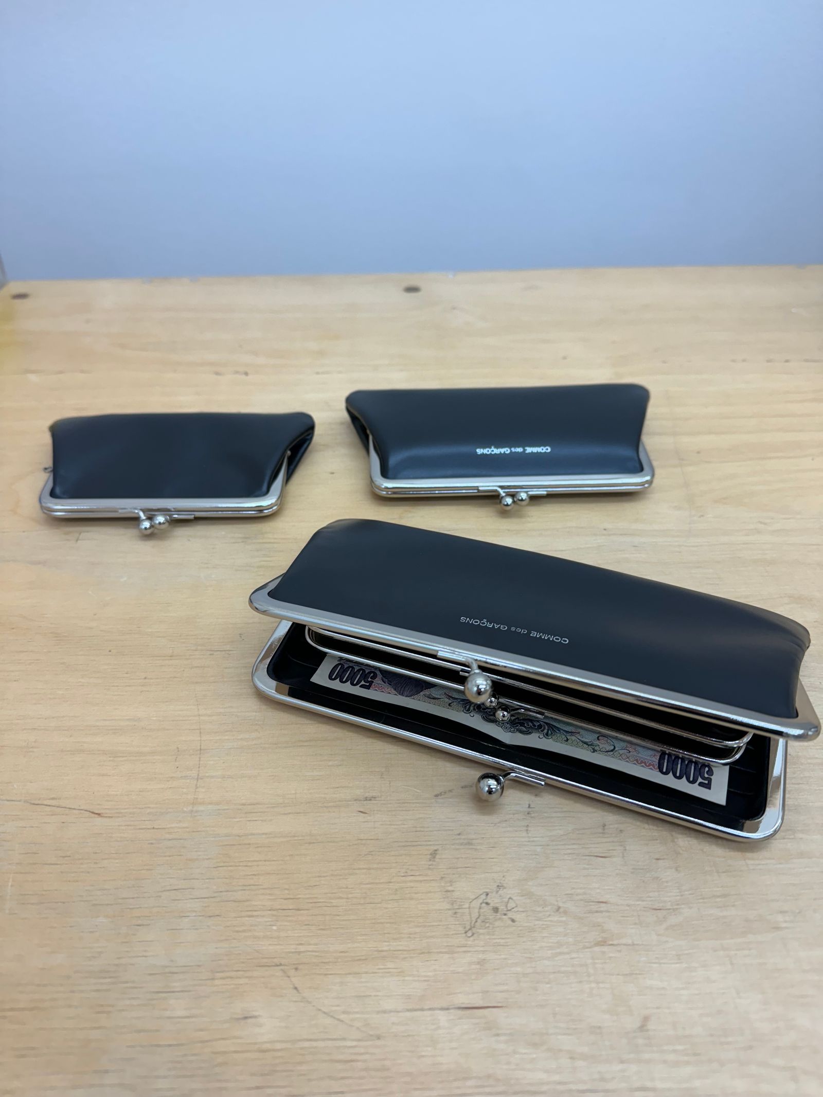 Wallet COMME des GARCONS KISS CLASPシリーズ☆12月21日(土)発売！ | MARK