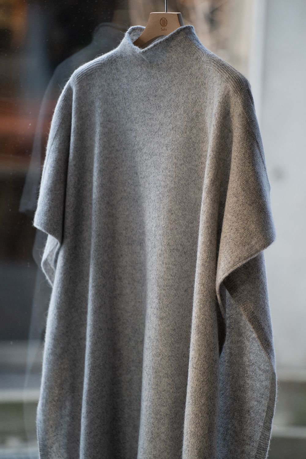 MITTAN - 【ラスト1点】アルパカウールマント(薄灰) | Salty