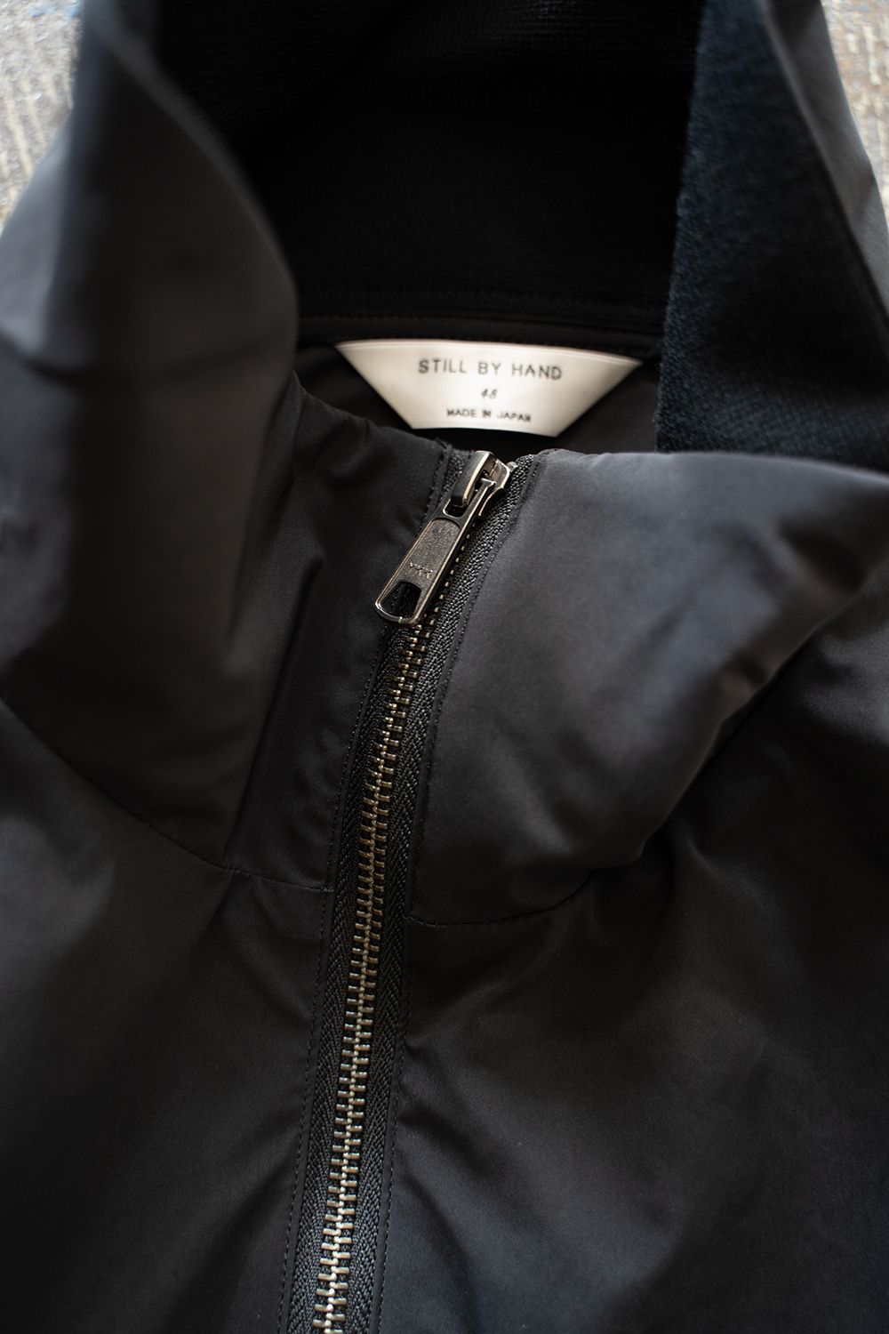 STILL BY HAND - 【ラスト1点】【24AW】ハイネックジップブルゾン