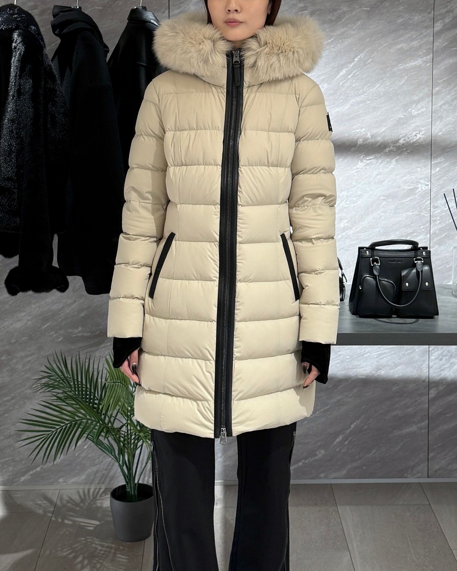 MACKAGE - 【25AW】CALLA-BX / ファー付きストレッチダウンコート