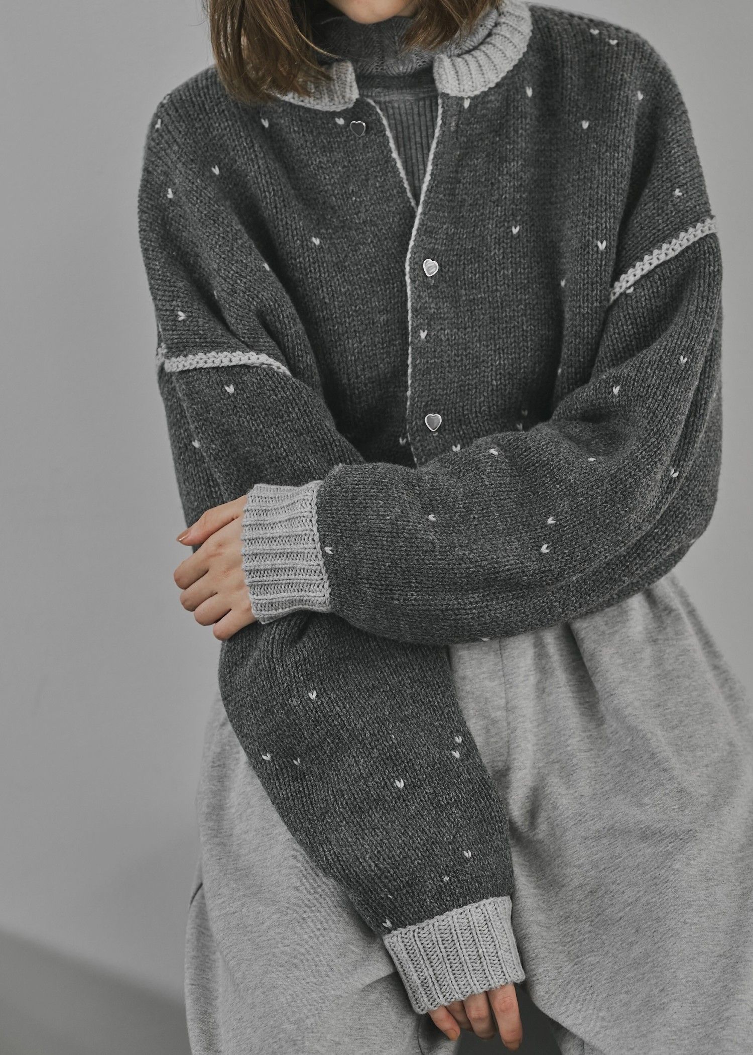 WILLFULLY - heart dot jacquard reversible cropped knit cardigan