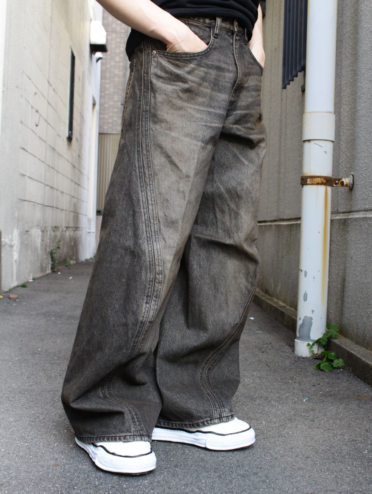 NVRFRGT - 【25AW】3D ツイステッド ワイド レッグ ジーンズ デニム