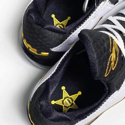 国内4月1日発売予定】ナイキ レブロン 17 ロー ホワイト/メタリック