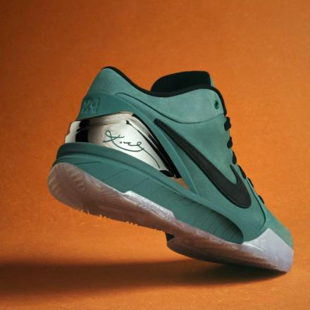 国内6月7日発売予定】 ナイキ コービー 4 プロトロ 