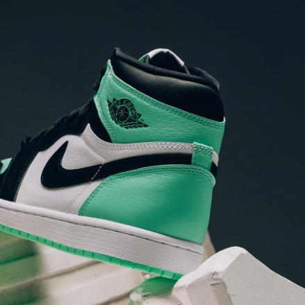 国内4月27日発売予定】 ナイキ エアジョーダン 1 ハイ OG 