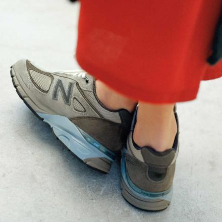 国内12月13日発売予定】 オーラリー × ニューバランス 990V4 2色