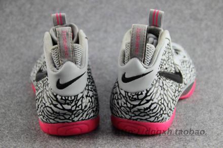 10月4日発売予定】 ナイキ エア フォームポジット プロ エレファント