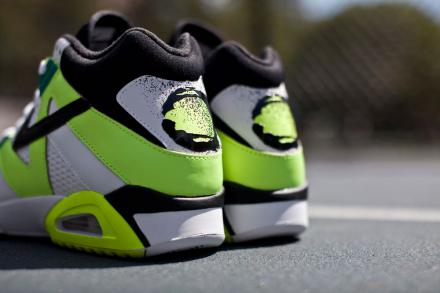 ナイキ エアテック チャレンジ3 ホワイト/ボルト/ラディアント